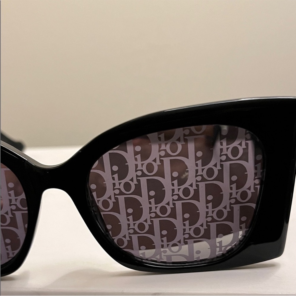 Dior Black Sunglasses with Logo Lenses - Picture 2 of 6